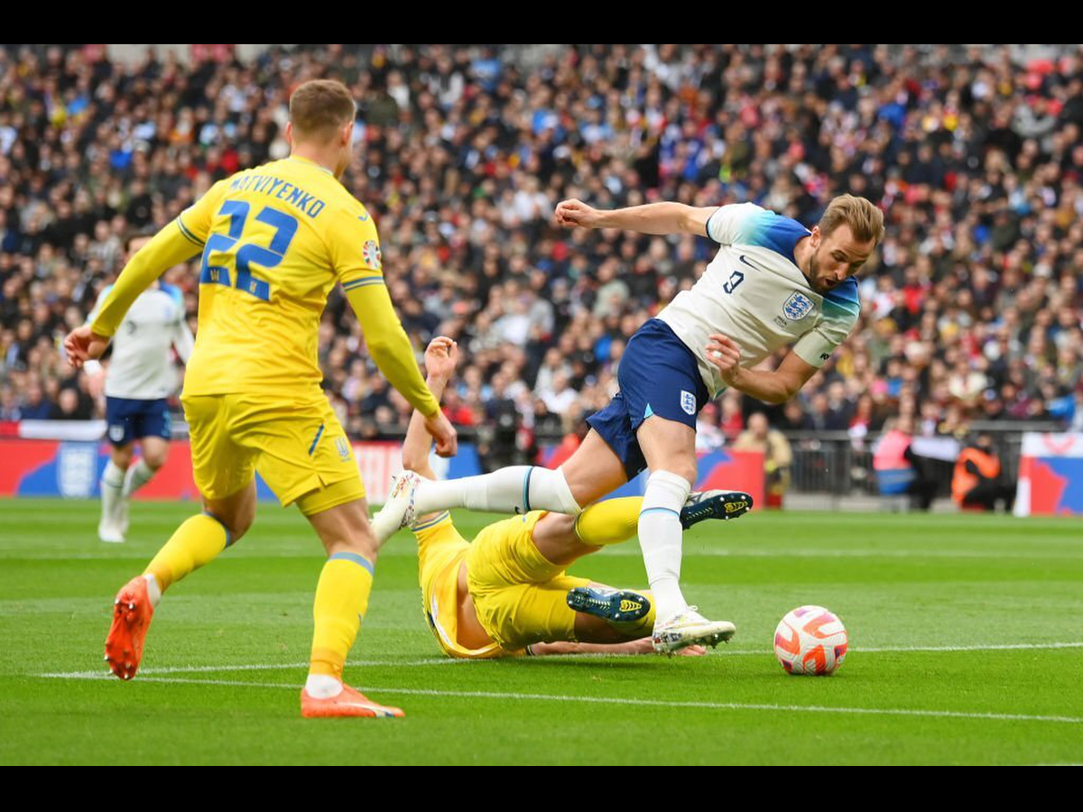 Ukraine vs Anh (22:59 &#8211; 09/09) | Xem lại trận đấu