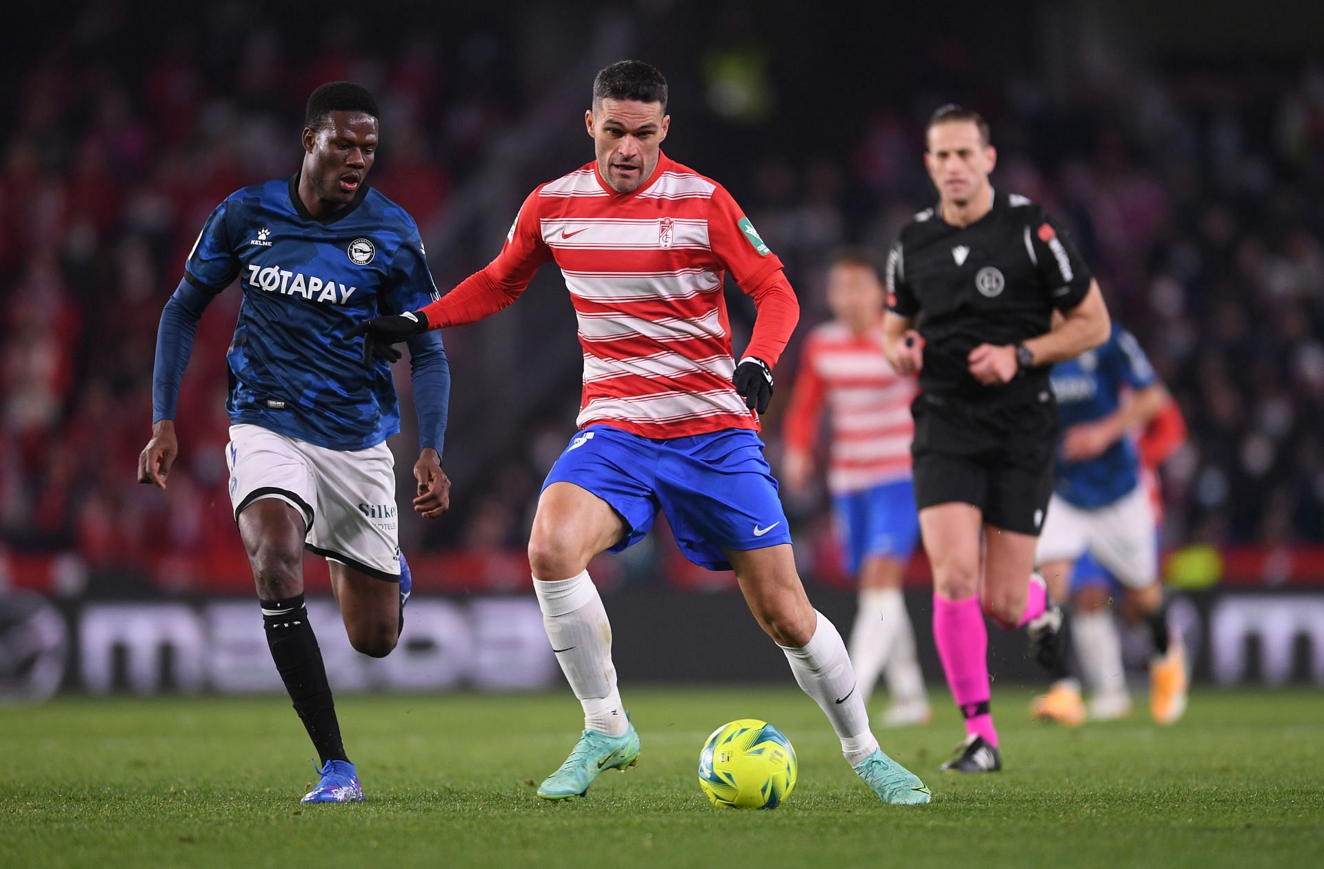 Alaves vs Granada CF (03:00 &#8211; 25/11) | Xem lại trận đấu