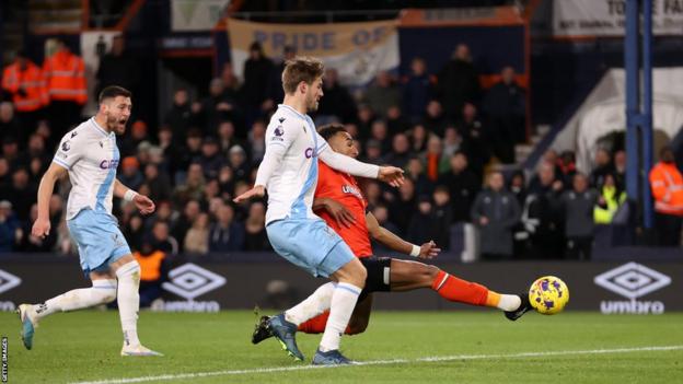 Luton Town vs Crystal Palace (22:00 &#8211; 25/11) | Xem lại trận đấu