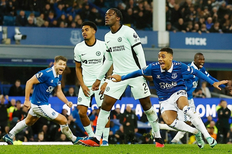 john-mikel-obi-chelsea-thieu-mot-thu-linh-co-the-vuc-day-tinh-than-dong-doi