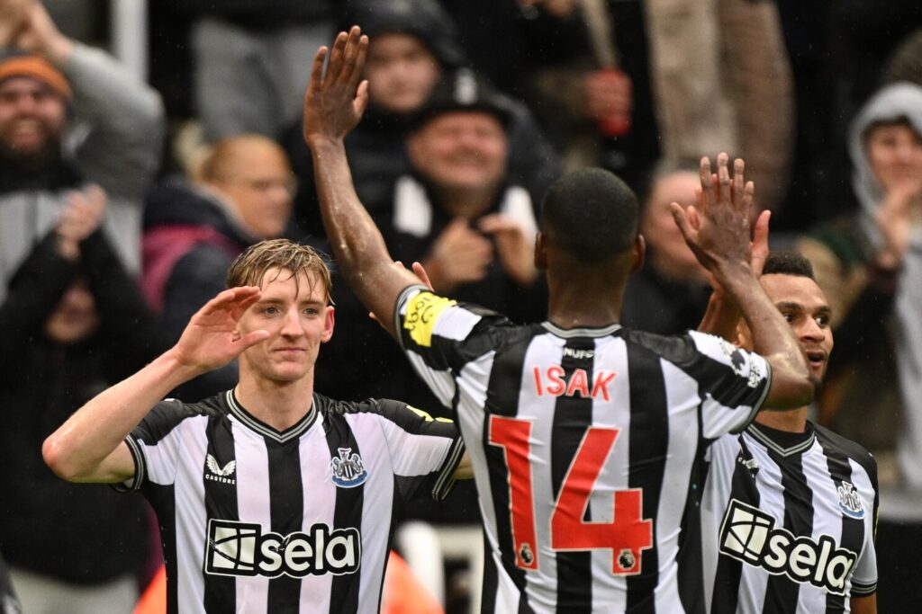 Nhận định soi kèo Newcastle vs Wolves lúc 02h30 ngày 16/1/2025 nhan-dinh-soi-keo-newcastle-vs-wolves-luc-02h30-ngay-16-1-2025-1