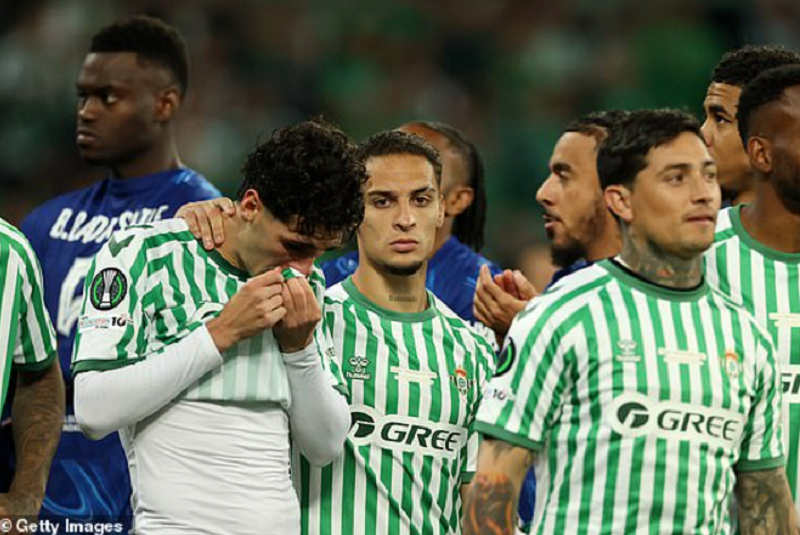 HLV Pellegrini chỉ ra điểm yếu chí mạng khiến Betis gục ngã trước Chelsea