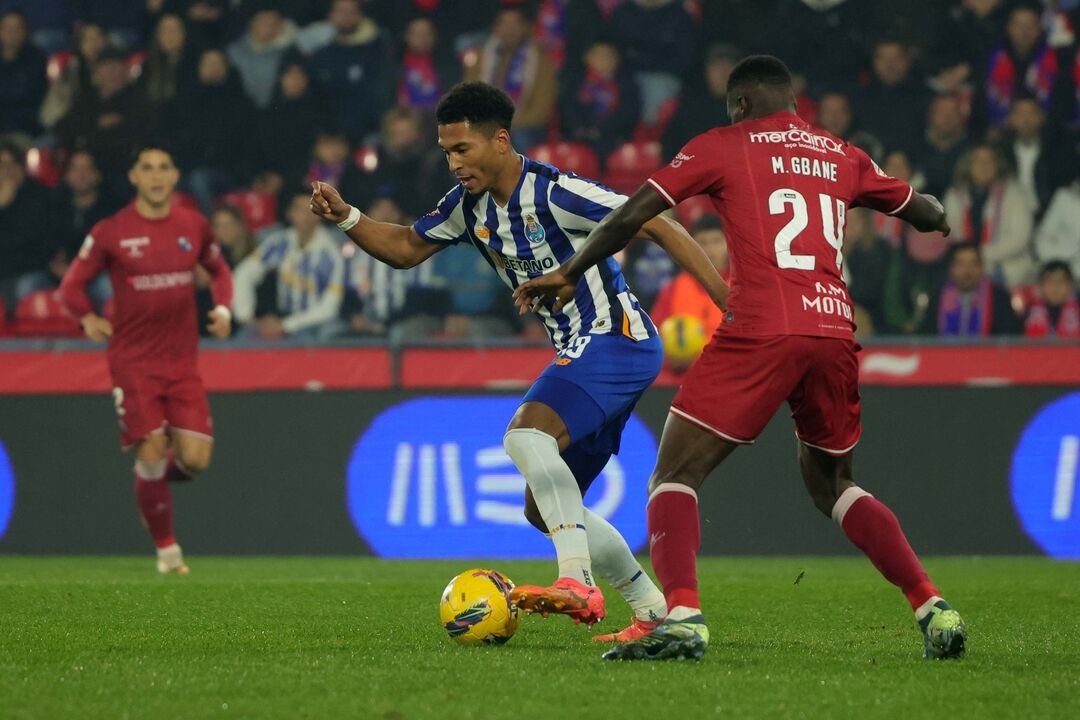 nhan-dinh-soi-keo-gil-vicente-vs-porto-luc-02h15-ngay-19-8-2025-1